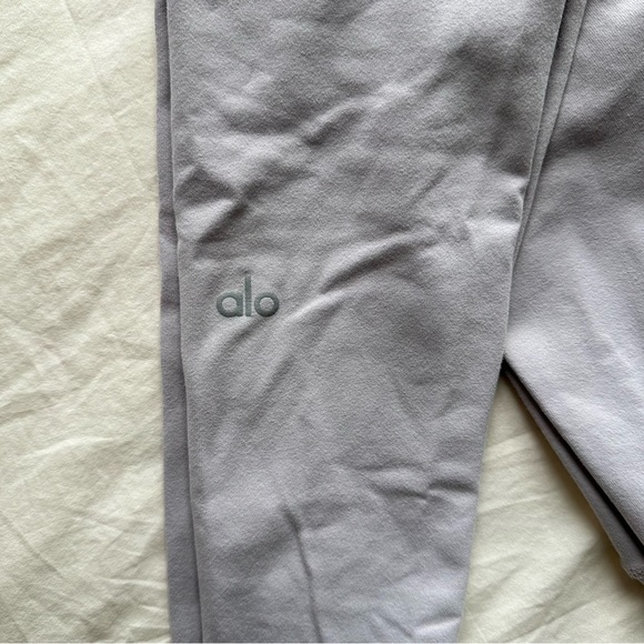 LAVENDER ALO LEGGINGS - Picture 6 of 7